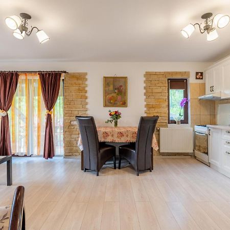 Casuta Cu Trandafiri Hotel Slanic Luaran gambar