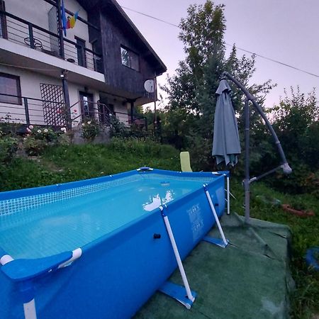 Casuta Cu Trandafiri Hotel Slanic Luaran gambar
