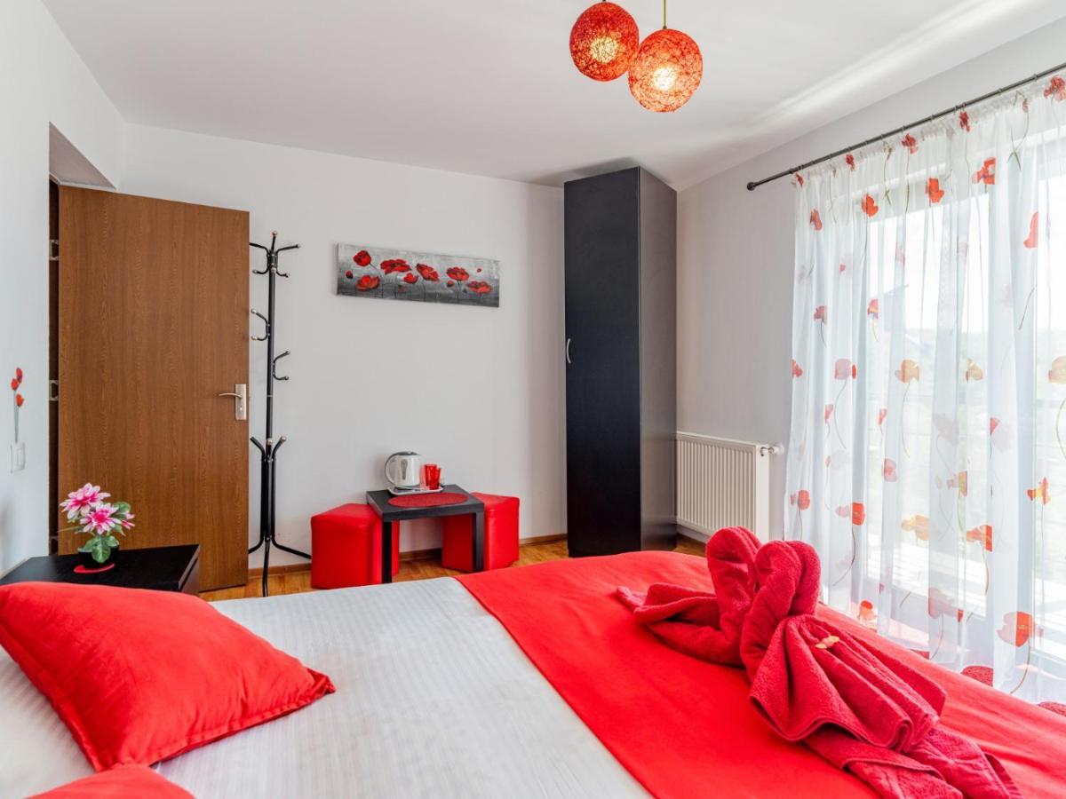 Casuta Cu Trandafiri Hotel Slanic Luaran gambar