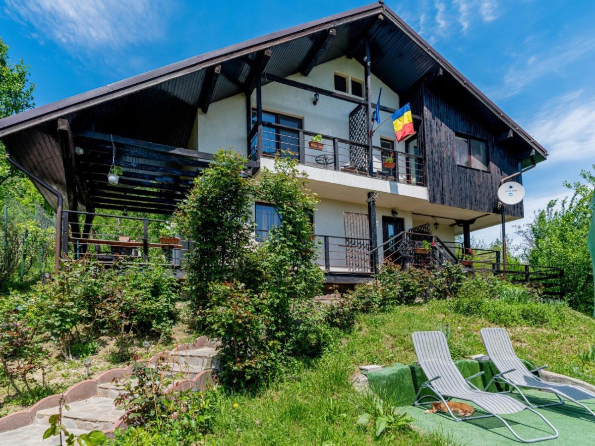 Casuta Cu Trandafiri Hotel Slanic Luaran gambar