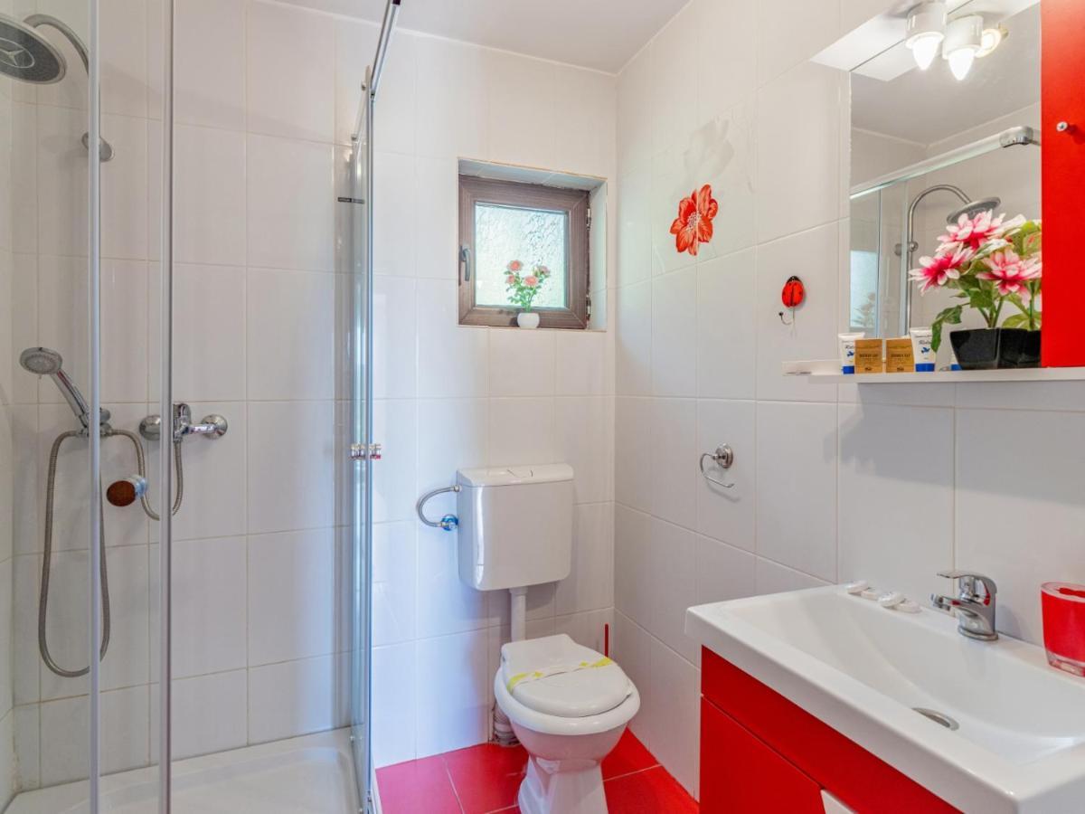 Casuta Cu Trandafiri Hotel Slanic Luaran gambar