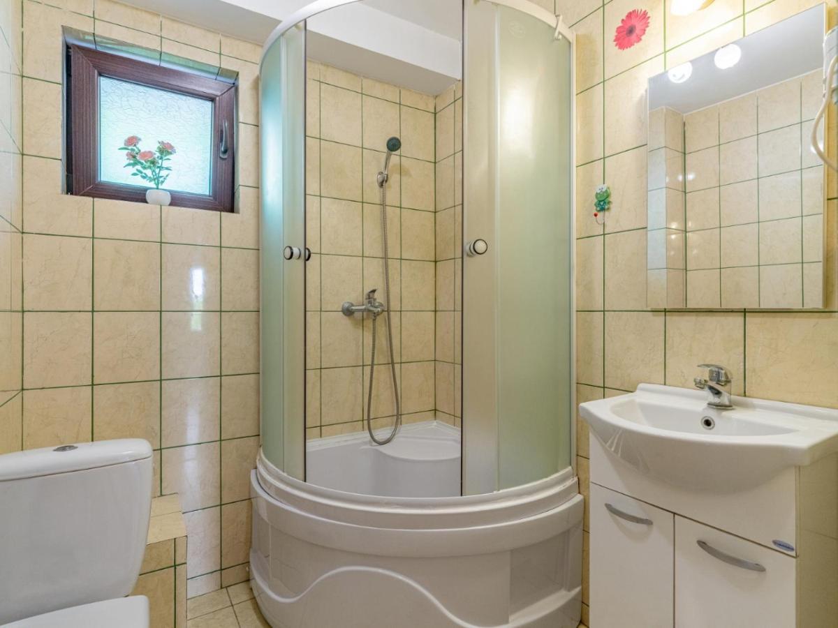 Casuta Cu Trandafiri Hotel Slanic Luaran gambar